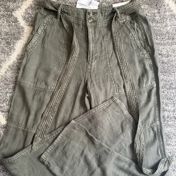 American Eagle Pants Sz 4 Regular, NEW W/TAGS - Picture 1 of 6